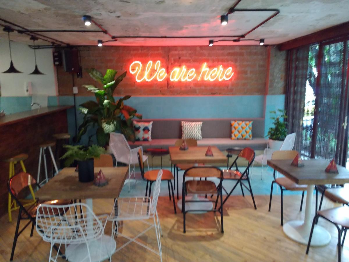 Hostels Colombia Медельин Экстерьер фото