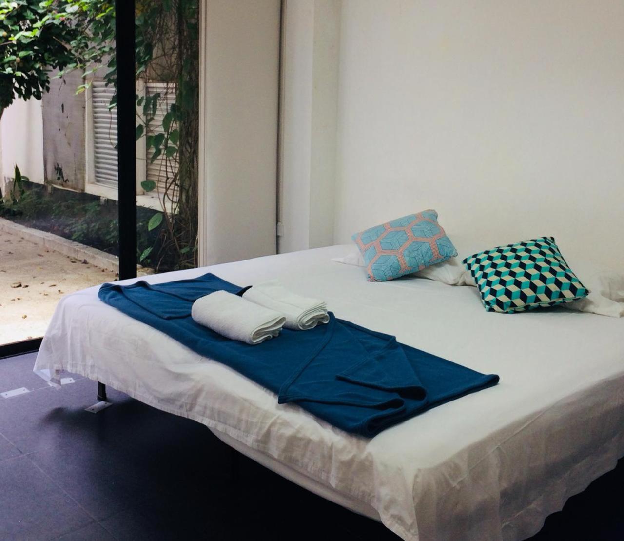 Hostels Colombia Медельин Экстерьер фото