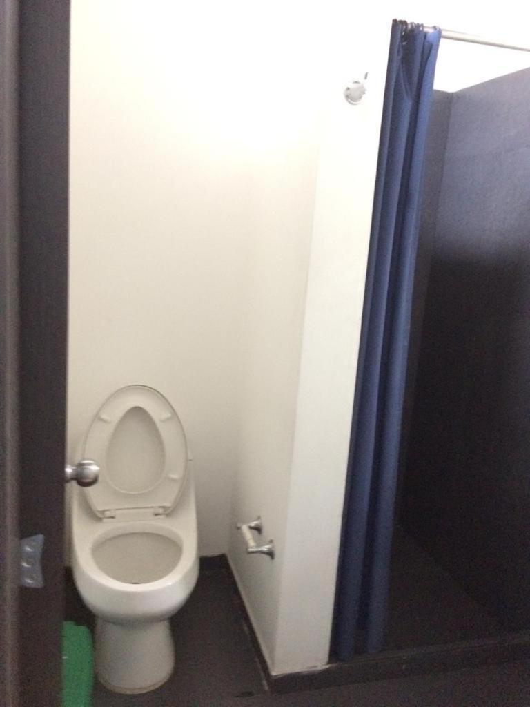 Hostels Colombia Медельин Экстерьер фото