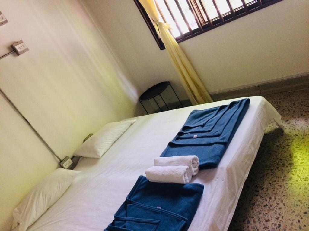 Hostels Colombia Медельин Экстерьер фото